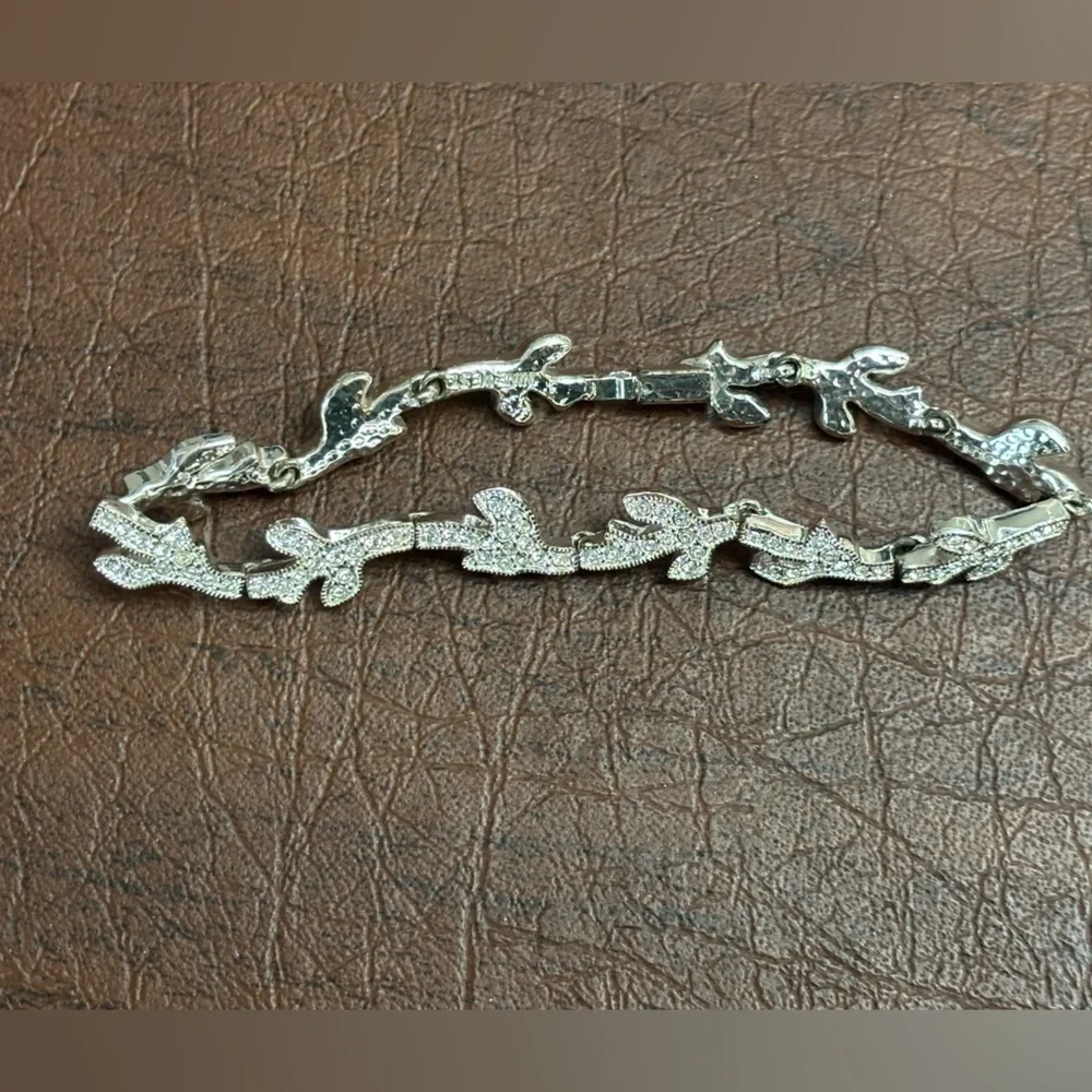 Nine West Silver Leaf Design Bracelet